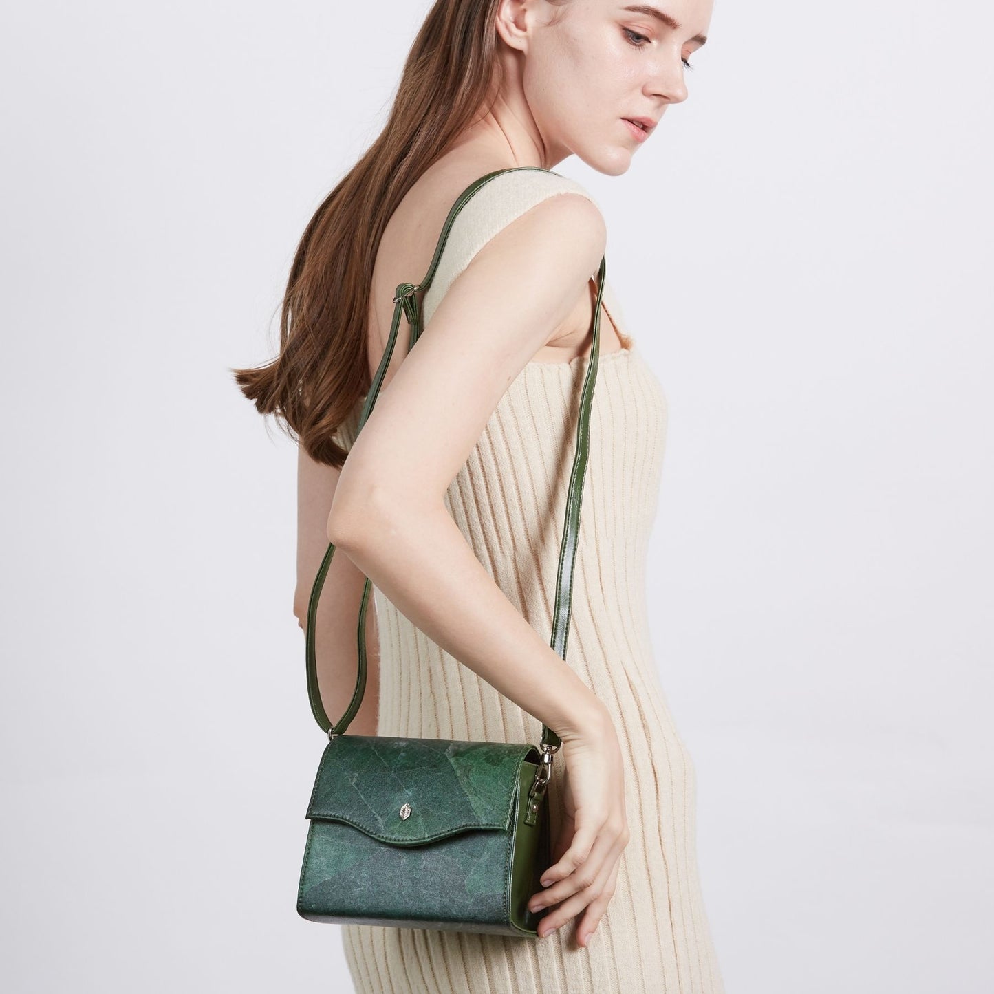 Vegan Leaf Leather Box Bag Thamon Green - I Am The Animal