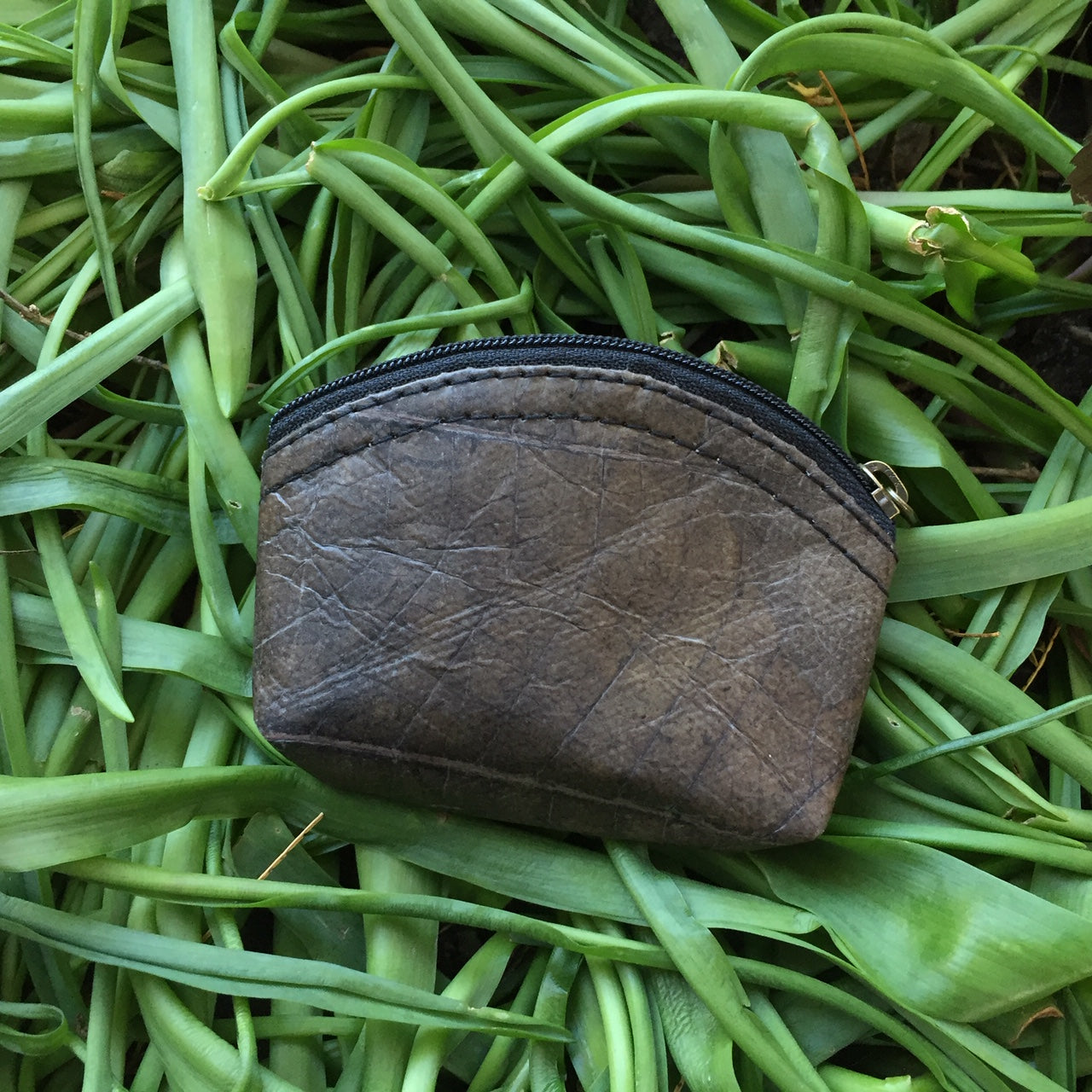 Vegan Leaf Leather Women's Coin Purse Black - I Am The Animal