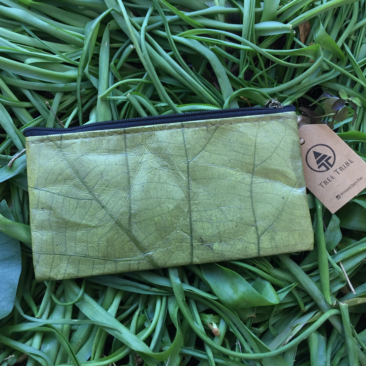 Vegan Leaf Leather Women's Phone Purse Green - I Am The Animal